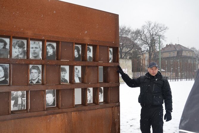 2.5-Hour Berlin Wall and Memorial Sites Walking Tour - What the Guide Adds to the Experience
