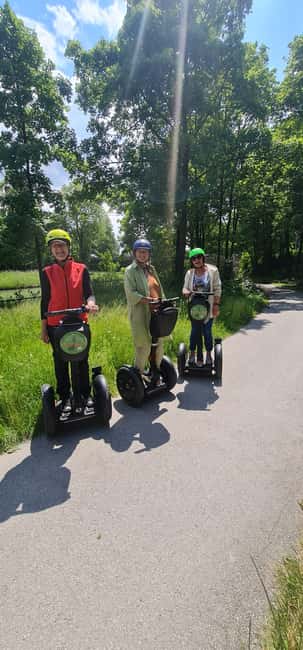2H Best of München Sightseeings Tour - Getting comfortable on the Segway