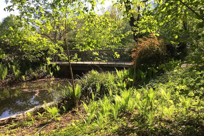 3-Hour Bike Tour of Tiergarten and Berlin's Hidden Places - Hansaviertel and the 1957 vision of modern living
