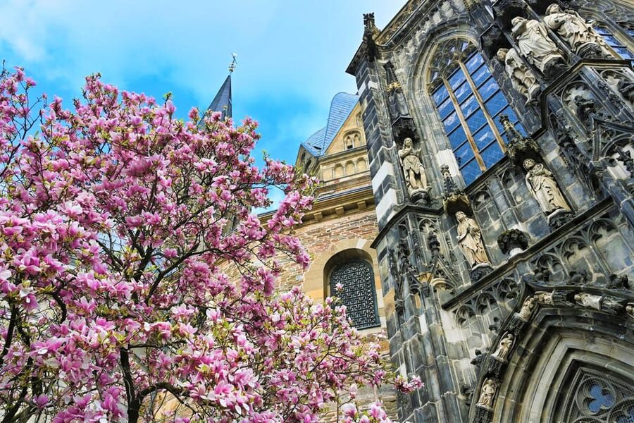 Aachen classic walking tour - Aachen Cathedral, Charlemagne, and the coronation tradition
