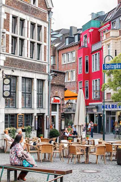 Aachen: Express Walk with a Local in 60 minutes - Why a one-hour walk works well in Aachen