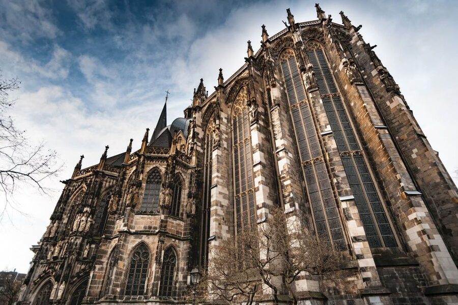 Aachen: Private Walking Tour With A Professional Guide - The price and who gets the best value