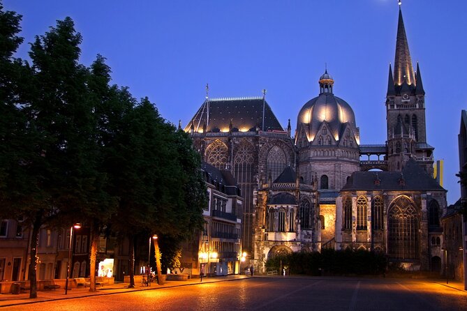 Aachen Scavenger Hunt and Highlights Self Guided Audio Tour - Couven Museum and the Puppenbrunnen