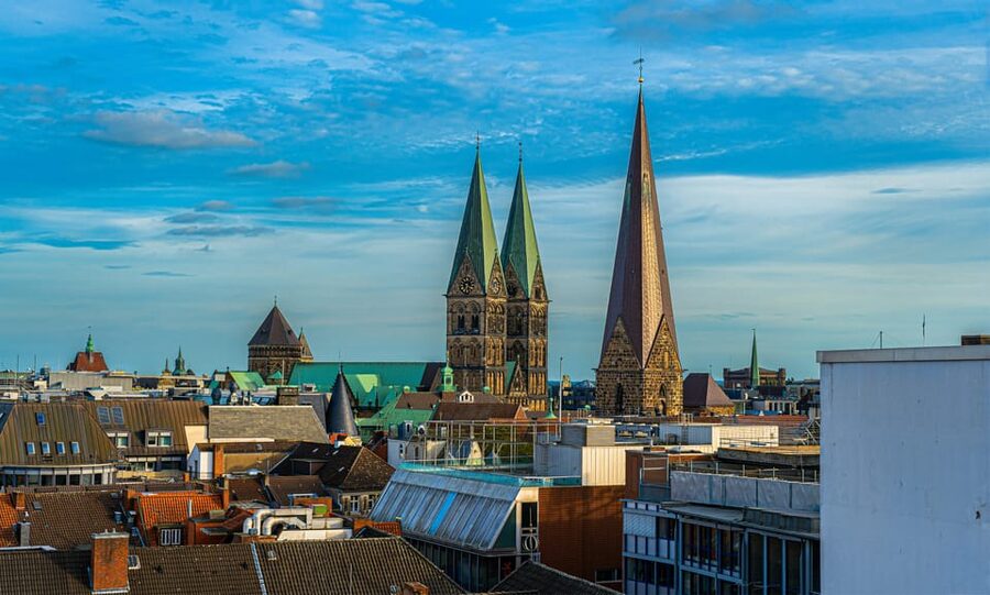 Above the rooftops of Bremen - The GEWOBA rooftop and the modern city view