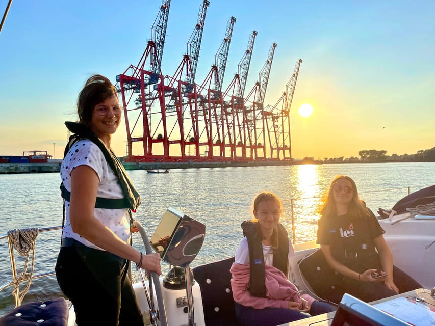 "After Work" - Sailing-Yacht Cruising Event, Hamburg/Elbe - Setting off beside the Elbphilharmonie
