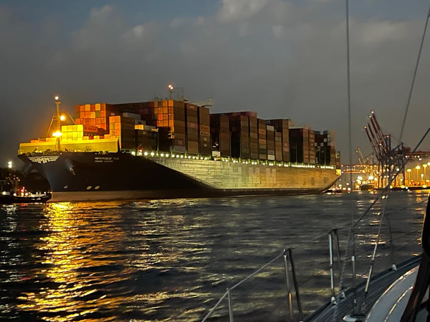 "After Work" - Sailing-Yacht Cruising Event, Hamburg/Elbe - Meeting the container ships and dry docks