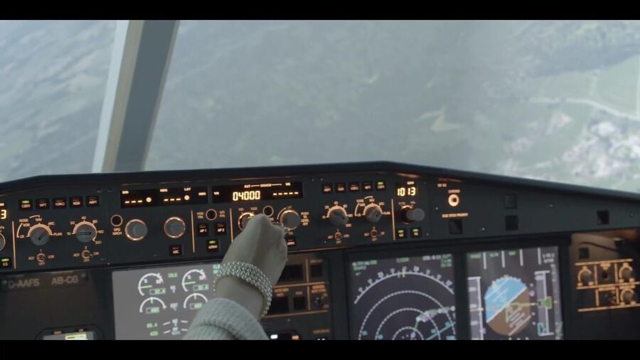 Airbus Flightsimulator | Flying Experience | adults&children - Choosing an airport makes the flight personal