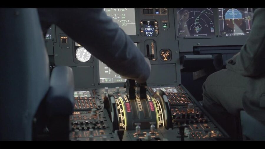 Airbus Flightsimulator | Flying Experience | adults&children - Who will get the most from this Airbus simulator?