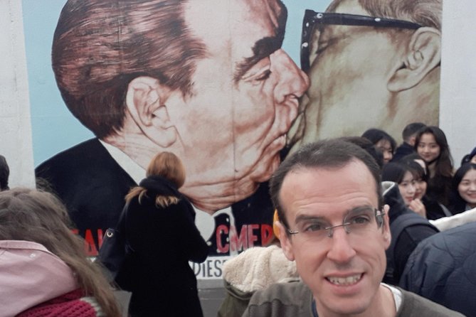 Alternative Berlin Private Tour with Jacob - Graffiti and Squats - Starting at the Victory Column with Berlin’s LGBTQ story