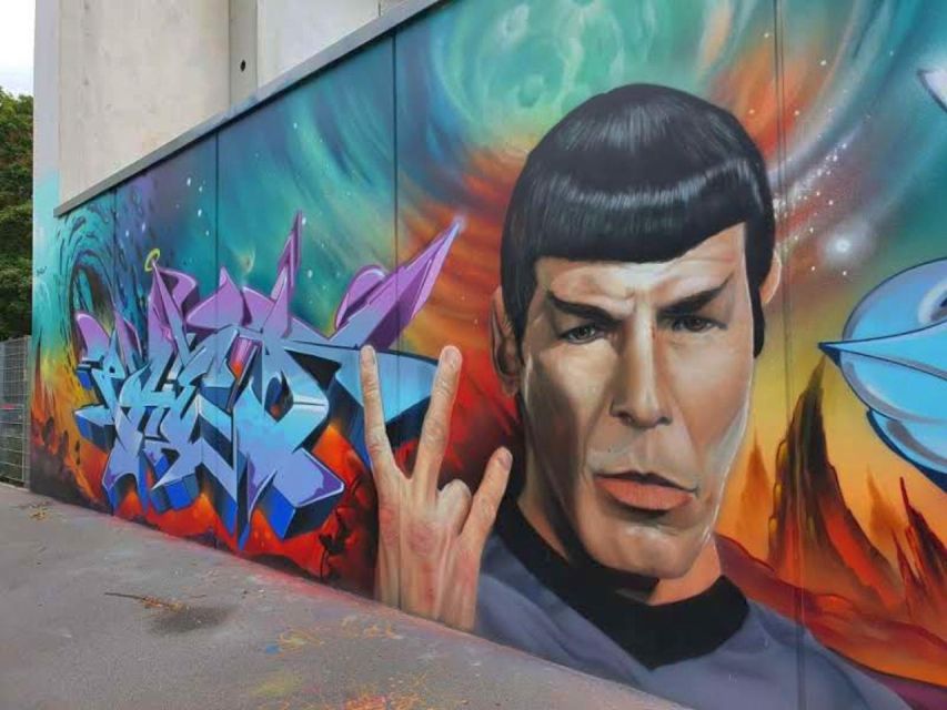 Alternative Berlin / Street art tour - Private group - Why Adrian makes the difference