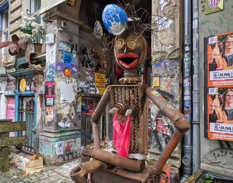 Alternative Berlin / Street art tour - Private group - Berlin’s street art beyond the postcard walls