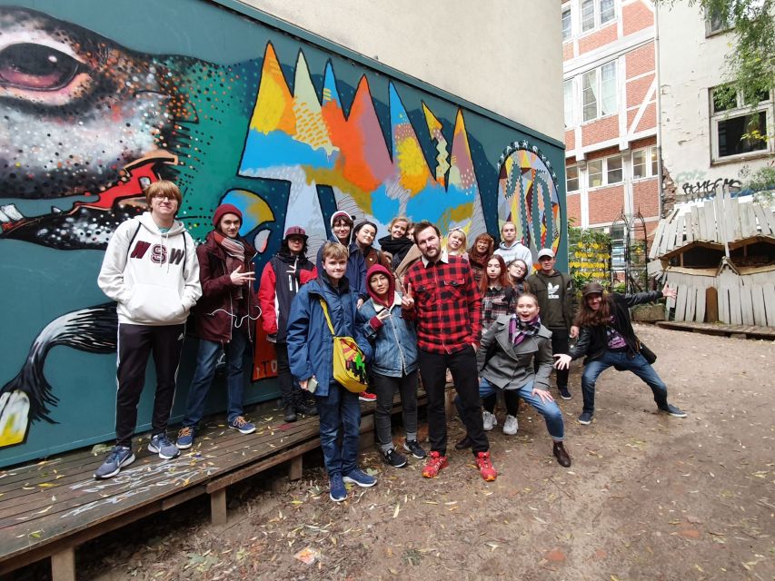 Alternative Hamburg / Street Art Private Tour - Adrian’s guiding style and what the ratings suggest