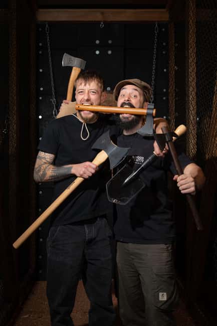 AXE THROWING & CRAFT BEER EXPERIENCE IN COLOGNE - What happens during the one-hour WoodCutter session