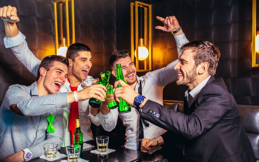 Bamberg: Bar & Club Tour with free Shots & VIP entry - Who should book this night out?