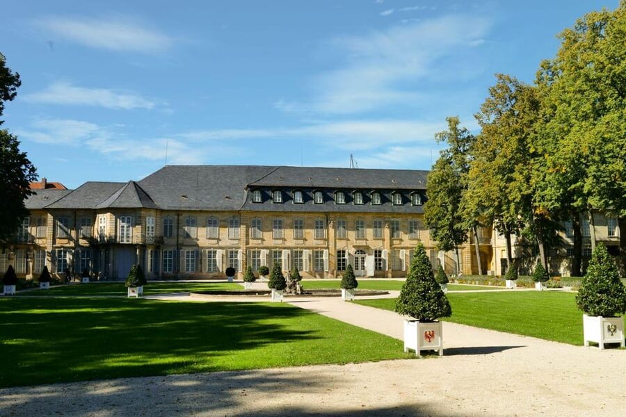 Bayreuth: German City Walking Tour (Tourist Info) - Meeting the guide at Opernstraße 22