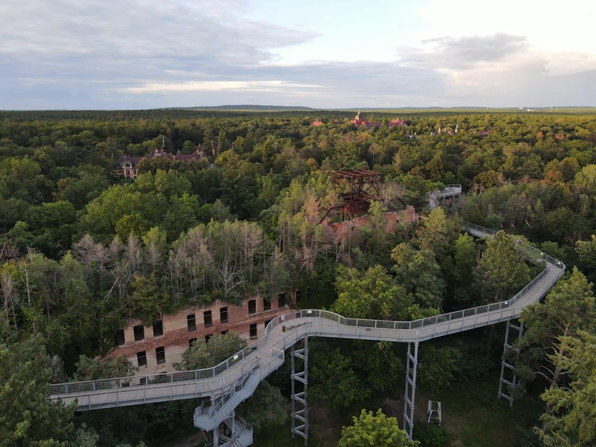 Beelitz-Heilstätten: Baum&Zeit Tree Top Walk Entry Ticket - Climbing the 40-meter observation tower