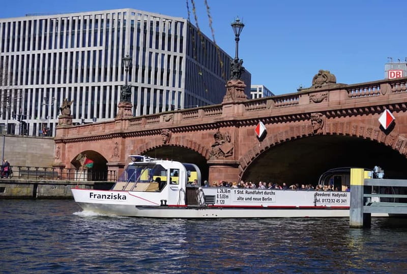 Berlin: 1-Hour Boat Tour with Bilingual Live Guide - Berlin from the Spree: Key Points