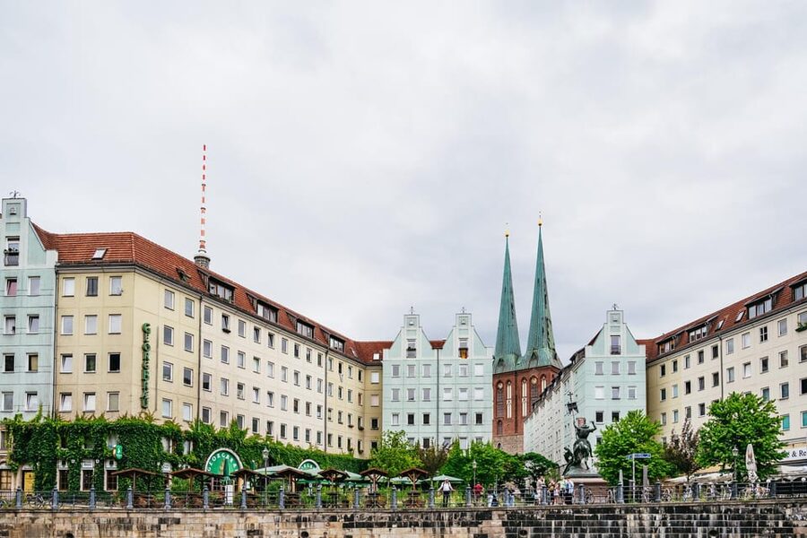 Berlin: 1-Hour City Sightseeing Cruise - From Alte Börse to Museum Island