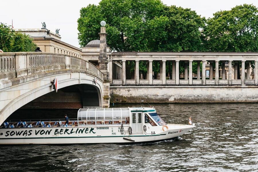 Berlin: 1-Hour City Sightseeing Cruise - The Reichstag and Berlin’s government quarter