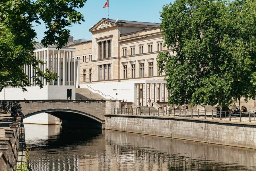 Berlin: 1-Hour City Tour by Boat with Guaranteed Seating - Who will get the most from this ride