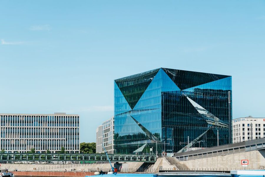Berlin: 1-Hour City Tour by Boat with Guaranteed Seating - Finding the pier at Friedrichstraße