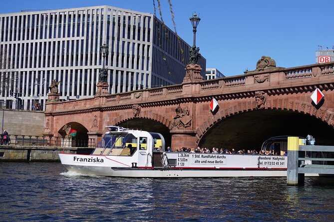 Berlin: 1-hr Boat Tour with Bilingual Live Guide (DE/EN) - What the $25.40 price gets you