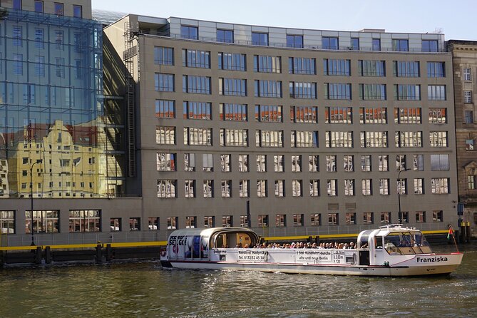 Berlin: 1-hr Boat Tour with Bilingual Live Guide (DE/EN) - Who will enjoy this one-hour cruise