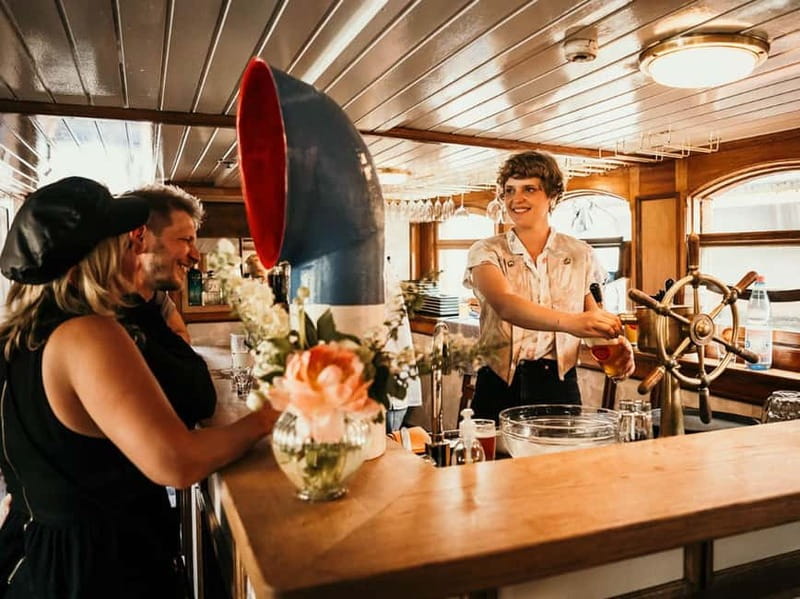 Berlin: 2.5-Hour Beer & Sunset Sightseeing Boat Cruise - Why this cruise works best after sunset