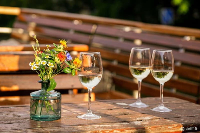 Berlin: 2.5-Hour Beer & Sunset Sightseeing Boat Cruise - Holzmarkt 25 and Berlin’s modern riverfront