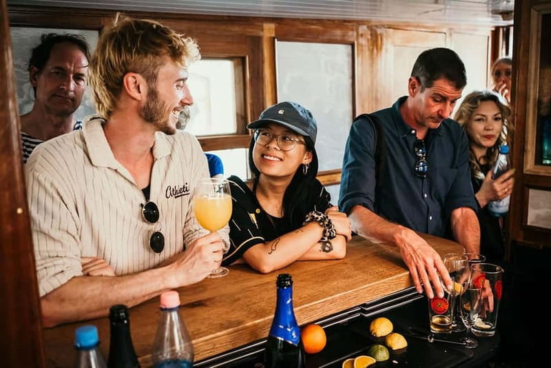 Berlin: 2.5-Hour Beer & Sunset Sightseeing Boat Cruise - Island of Youth and a slower stretch on the water