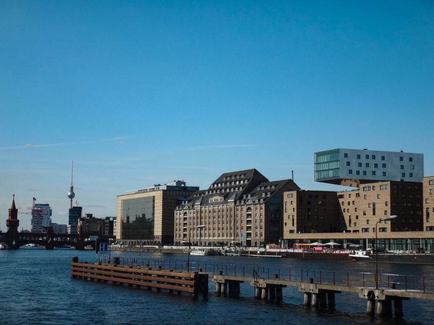 Berlin: 2.5-Hour East Side Boat Cruise with Commentary - East Side Gallery and the former east harbor