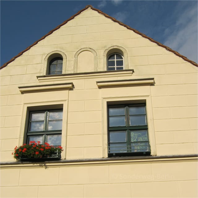 Berlin: 2.5-Hour Neighborhood Tour of Neukölln - Why Neukölln Makes a Good Walking Tour