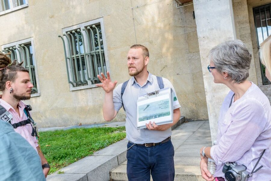 Berlin: 2.5-Hour Walking Tour through Kreuzberg 61 - Riehmers Hofgarten and Chamissoplatz for architecture fans