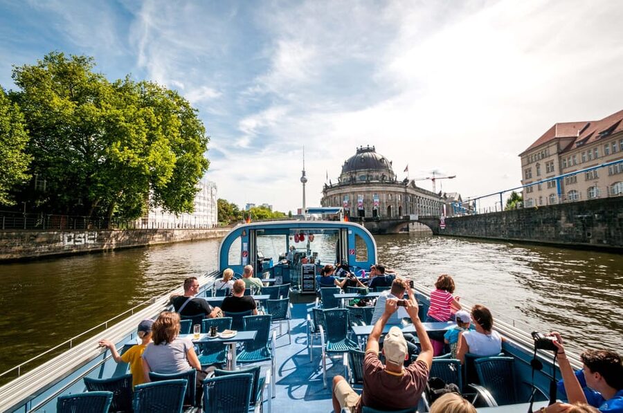 Berlin: 3.25-Hour Spree & Landwehrkanal Boat Tour - Potsdamer Platz and the German Museum of Technology