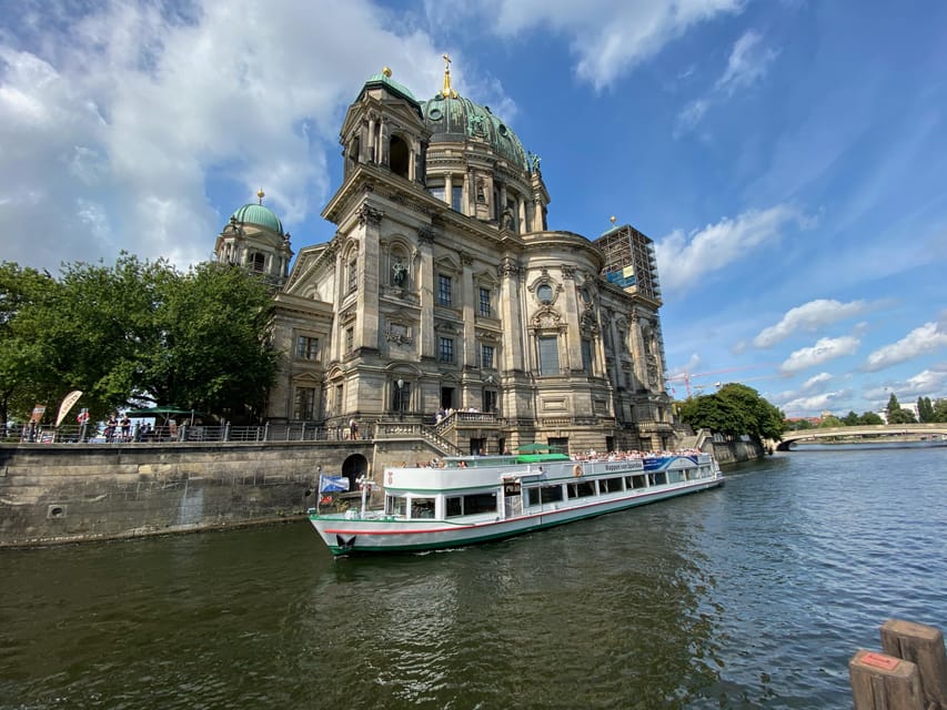 Berlin: 3.5-Hour Sightseeing Cruise on the Spree River - Hansaviertel and Bellevue Palace