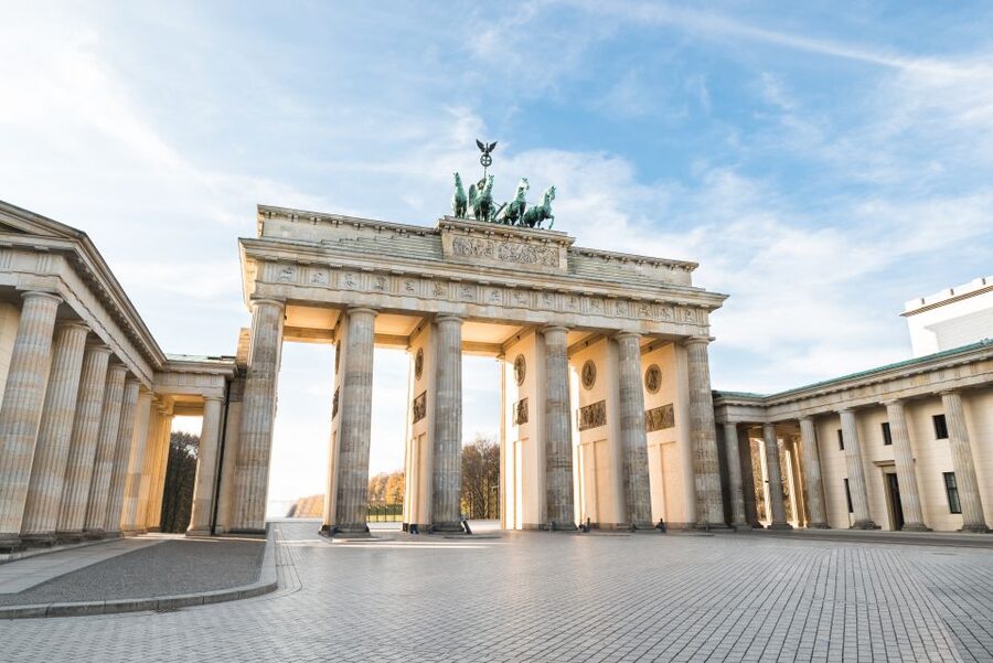 Berlin: 3-H Top Sights Guided E-Scooter Tour - Victory Column, parks, and the Spree River