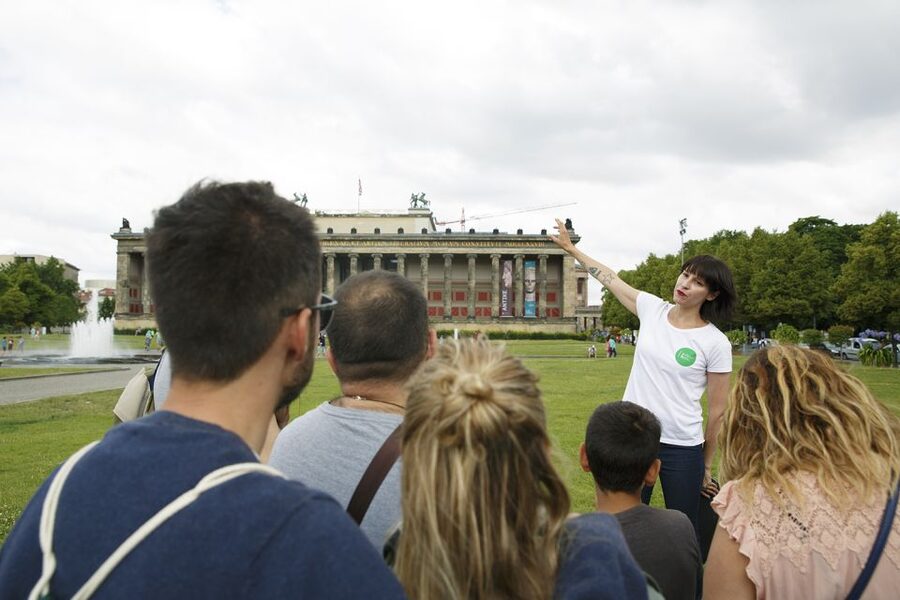 Berlin: 4-Hour Guided Highlights Tour in Spanish - Key points to know before you go