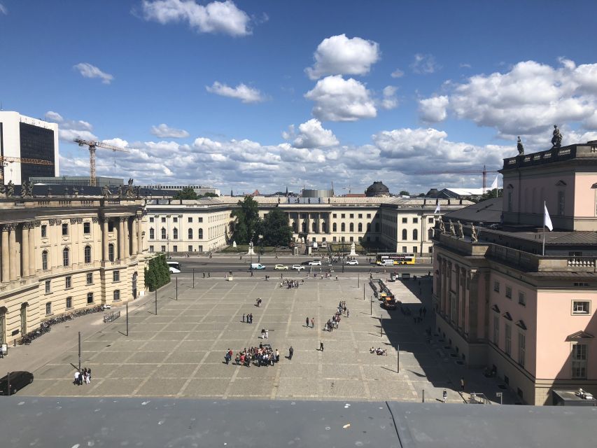 Berlin: 4-Hour Guided Highlights Tour in Spanish - Museum Island and the Berliner Dom