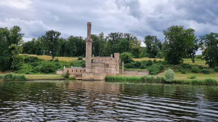 Berlin: 7 Lakes Boat Tour through the Havel Landscape - Jungfernsee, the Church of the Redeemer, and Peacock Island