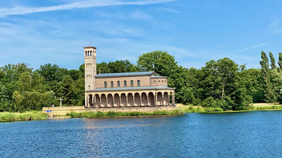 Berlin: 7 Lakes Boat Tour through the Havel Landscape - Glienicke Bridge and the former border