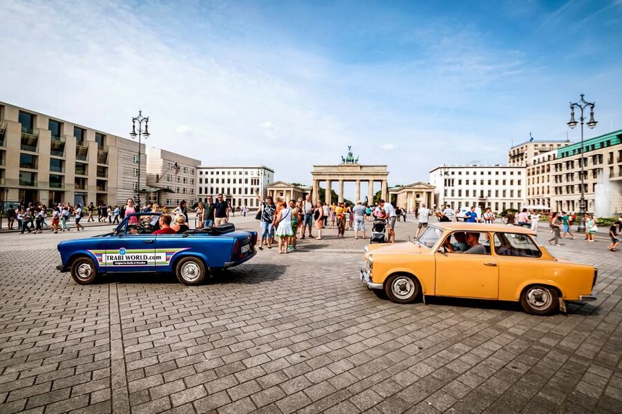 Berlin: 75-minute Trabi Safari - Getting used to the column shift