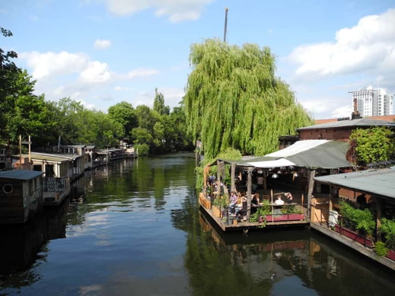 Berlin: Alternative Berlin Bike Tour - Along the Spree and Landwehr Canal