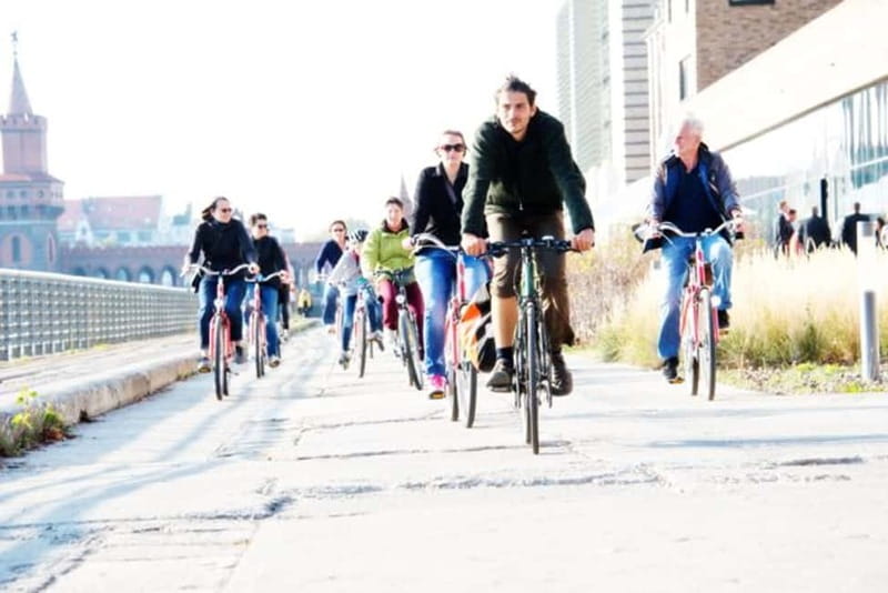 Berlin: Alternative Berlin Bike Tour - Why the short stops make a difference