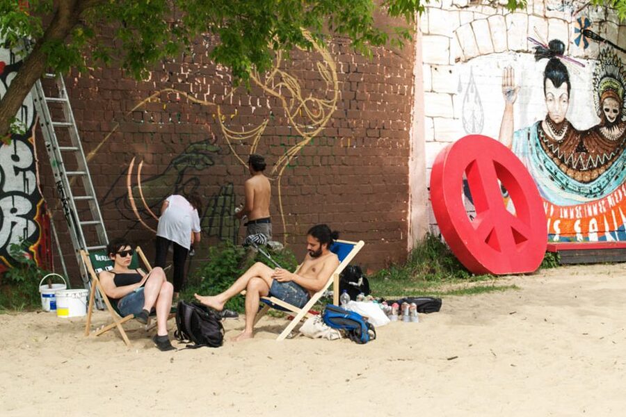 Berlin: Alternative Berlin Walking Tour - Who should book this walk?