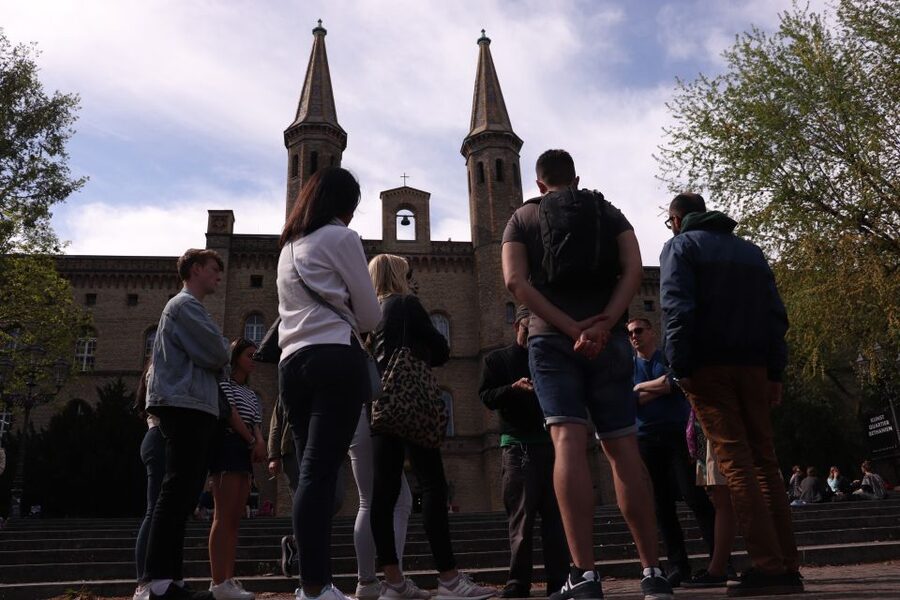 Berlin: Alternative Berlin Walking Tour - Starting near Alexanderplatz and Mitte