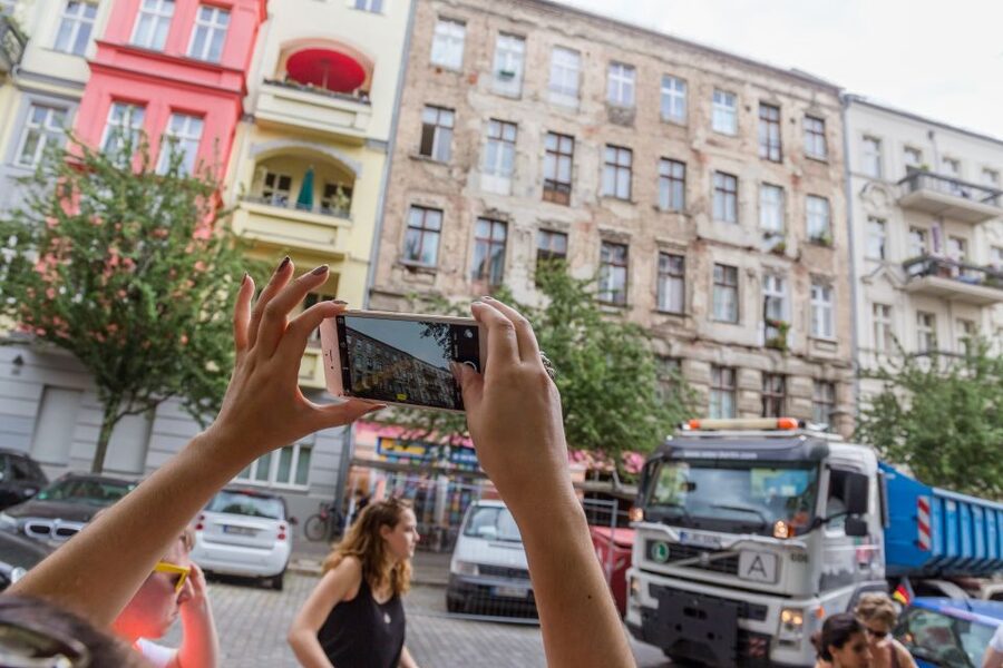 Berlin: Alternative Bike Tour of Kreuzberg & Friedrichshain - The guides make the difference