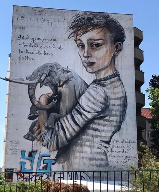 Berlin: Alternative & Street Art Tour - How the guide shapes the experience