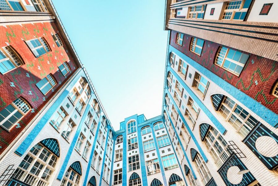 Berlin: Backyards of Berlin 2-Hour Tour - Guide quality and the value of the price
