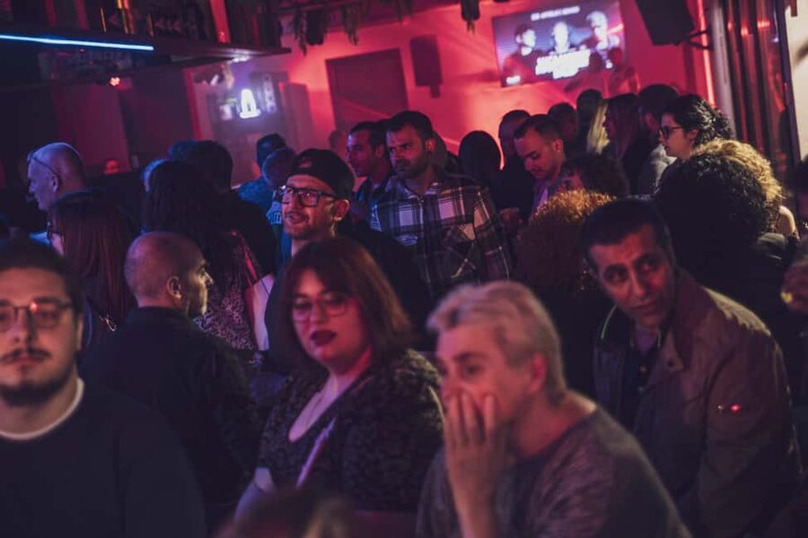 Berlin: Bar & Party Tour with Free Shots & VIP Club Access - What to wear and what to carry
