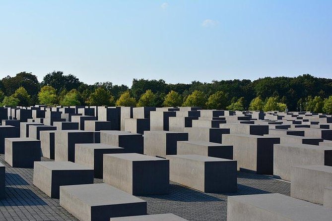 Berlin Beers & Battlefields Tour: War History and German Beer - The small group changes the feel